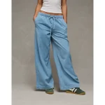 AE Cozy Dreamy Drape Low-Rise Ultra Wide-Leg Jean - Light Wash