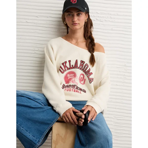 AE Oklahoma Sooners Graphic Off The Shoulder Sweatshirt - Vintage Vanilla